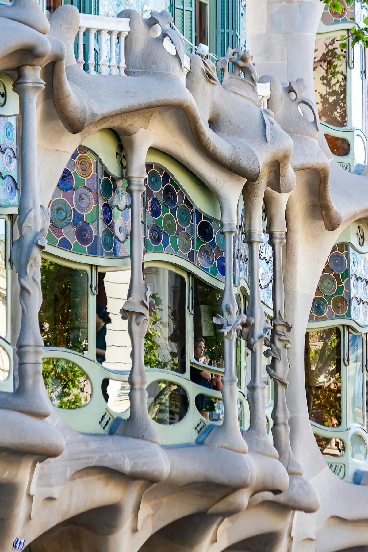 Detalle de la fachada de la Casa Batlló en el Passeig de Gràcia