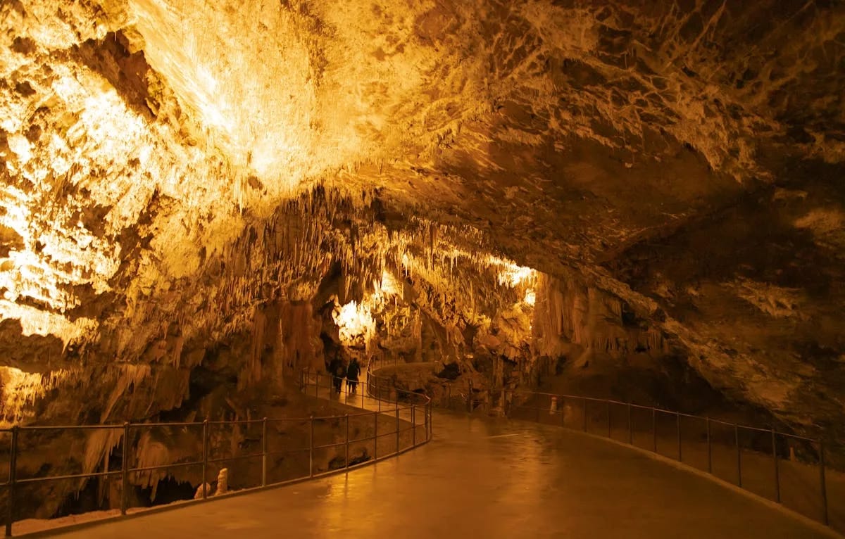Stalactites dans les grottes du Drach à Majorque
