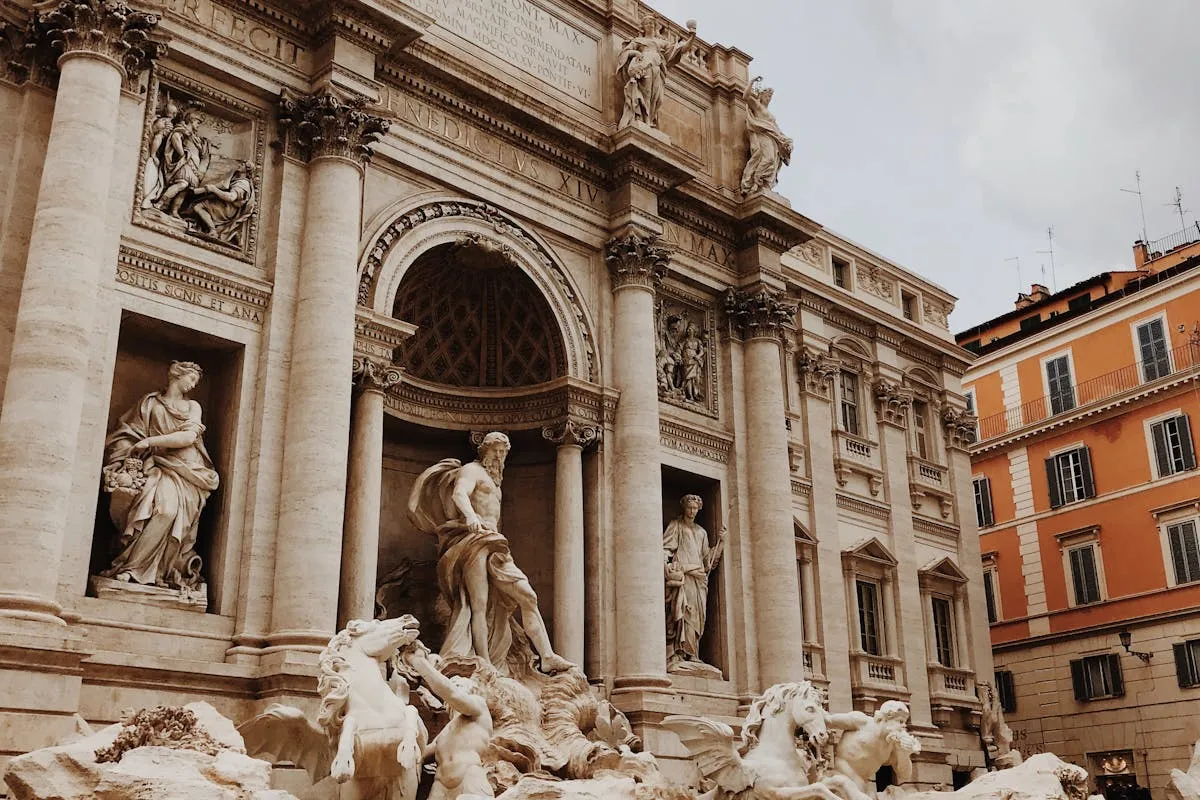 Fontana di Trevi em Roma com as estátuas de Netuno