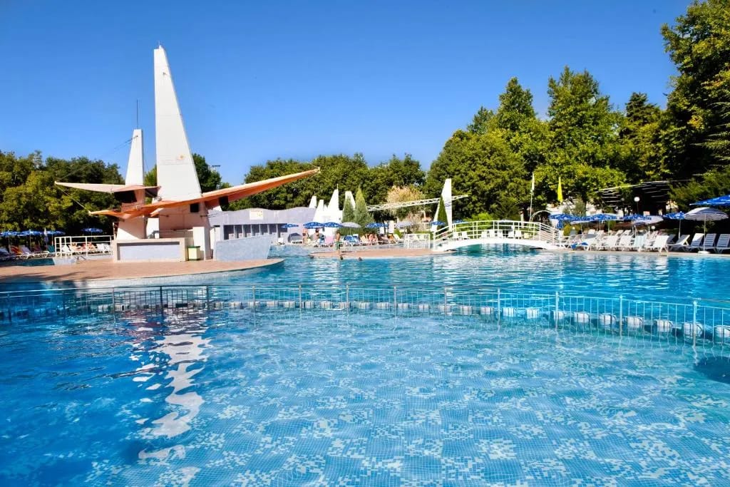 Hotel Ralitsa Aquaclub - Hotel de 4 estrelas em Albena beachfront, mid resort, Albena - photo 1