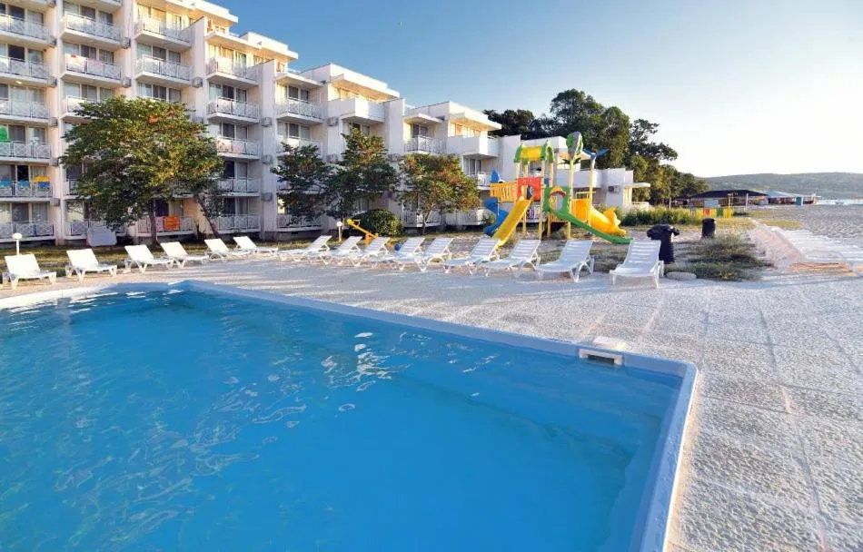 Hotel Mura - Hotel de 4 estrelas em Albena / park side, Albena - photo 1