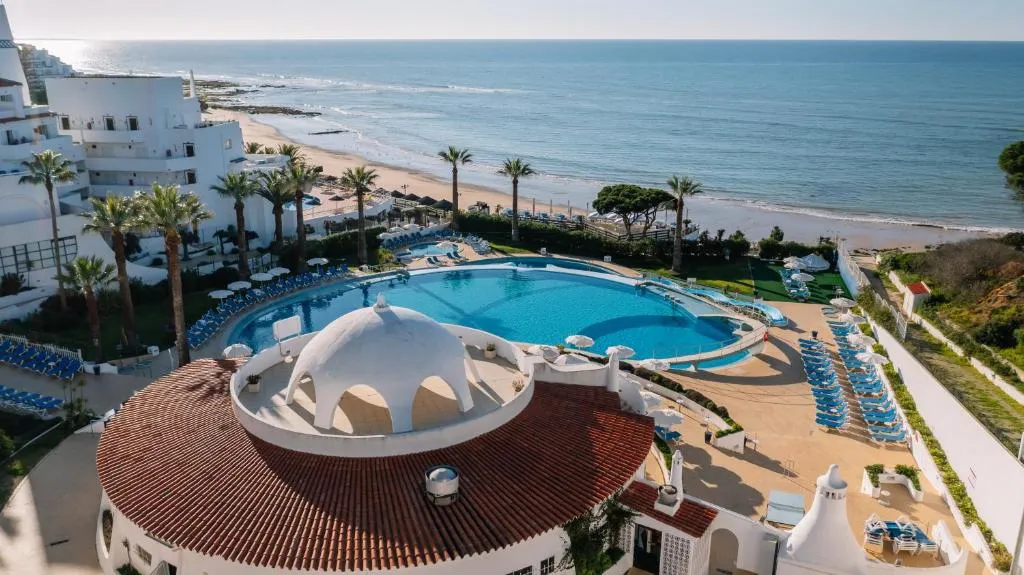 Grand Muthu Oura View Beach Club - Hotel de 5 estrelas em Praia da Oura, Albufeira - photo 1