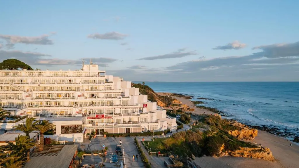 Extérieur et piscine du Monicca Collection Suites à Albufeira