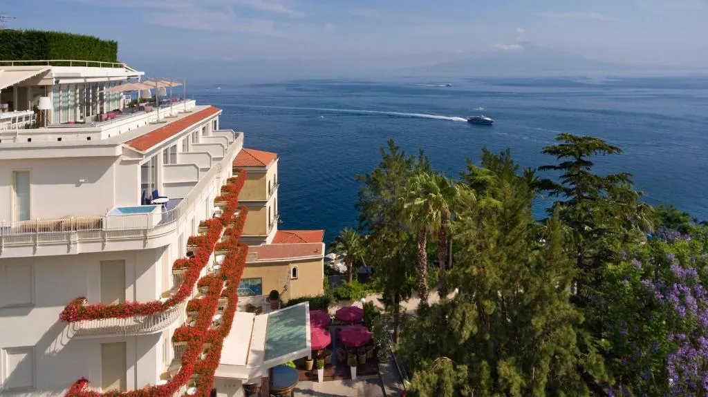 Hotel Continental - Hotel de 4 estrellas en Sorrento seafront, Amalfi Coast - photo 1