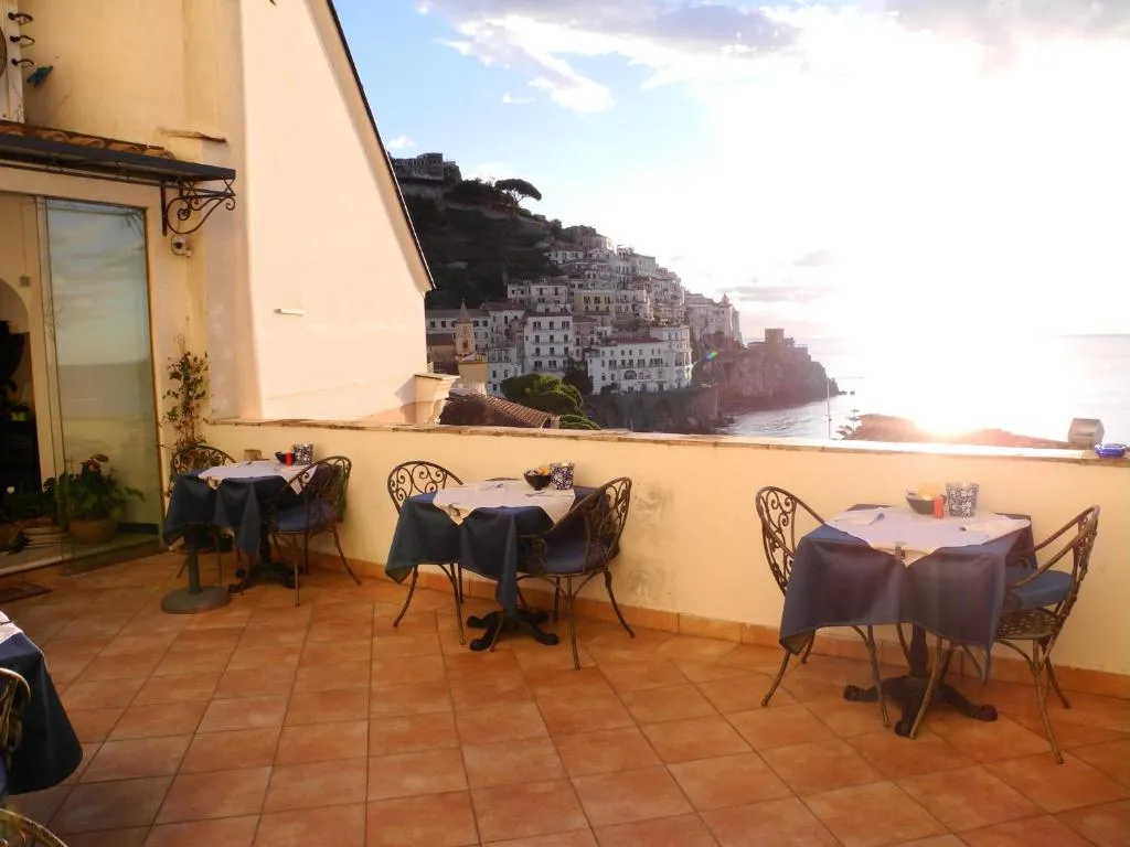 Hotel Croce Di Amalfi - Hotel de 3 estrellas en Amalfi old town, Amalfi Coast - photo 1
