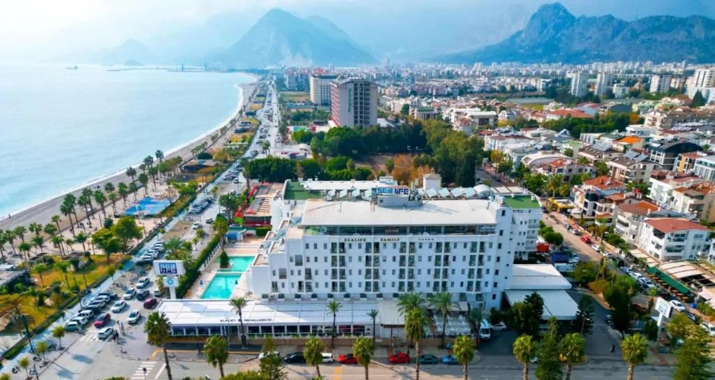 Vista exterior del Sealife Family Resort en Belek, Antalya