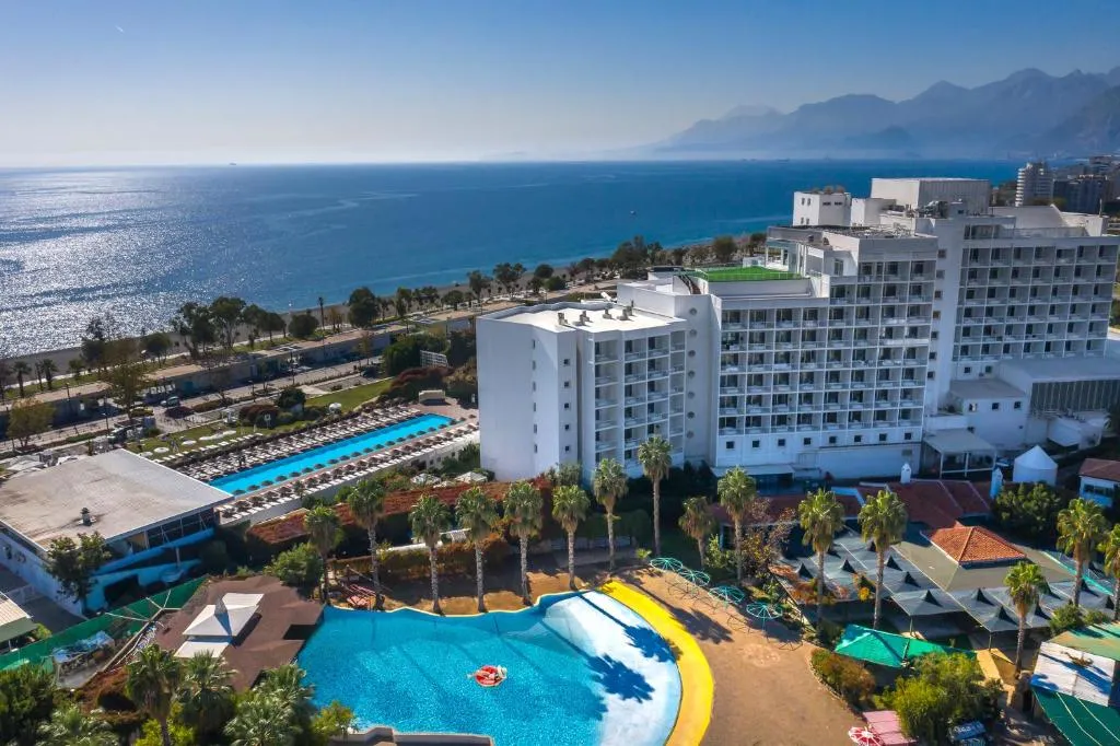 Exterior e zona de piscina do Hotel SU & Aqualand em Konyaalti