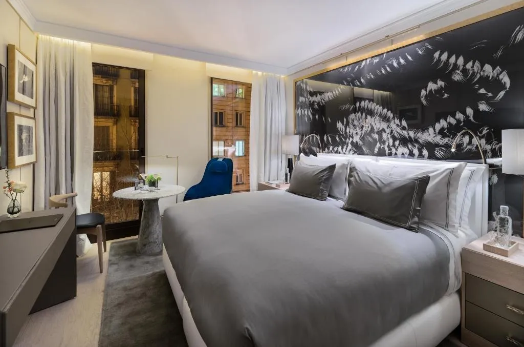Fachada del hotel The One Barcelona GL en la Calle Provenza