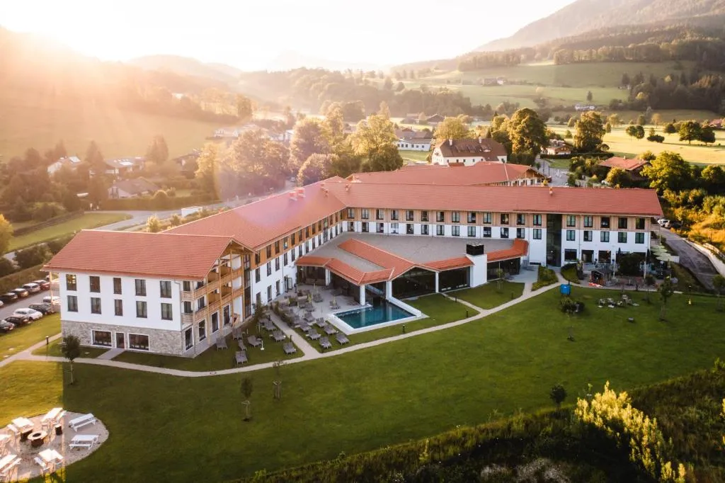 aja Ruhpolding - Hotel de 4 estrellas en Zell 2, 83324 Ruhpolding, Germany, Bavaria - photo 1