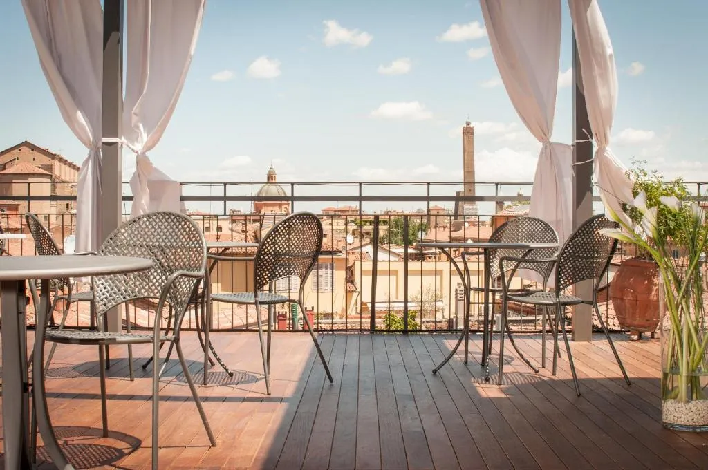 Hotel Touring - Hotel de 4 estrelas em Centro Storico (Via de' Mattuiani), Bologna - photo 1