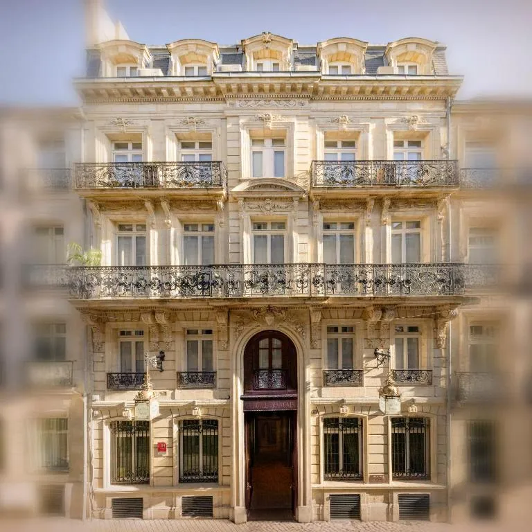Grand Hotel Francais - Hôtel 3 étoiles, Saint-Pierre quartier, historic core, Bordeaux - photo 1
