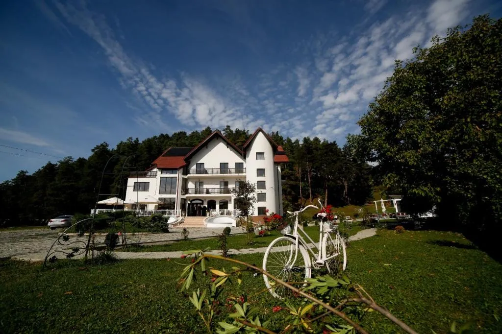 Pensiunea Baroc - Hotel de 3 estrellas en TELIU, Brasov - photo 1