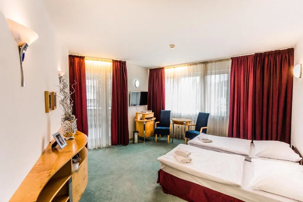 Hotel SET - 4-star hotel in Nove Mesto, Bratislava - photo 1