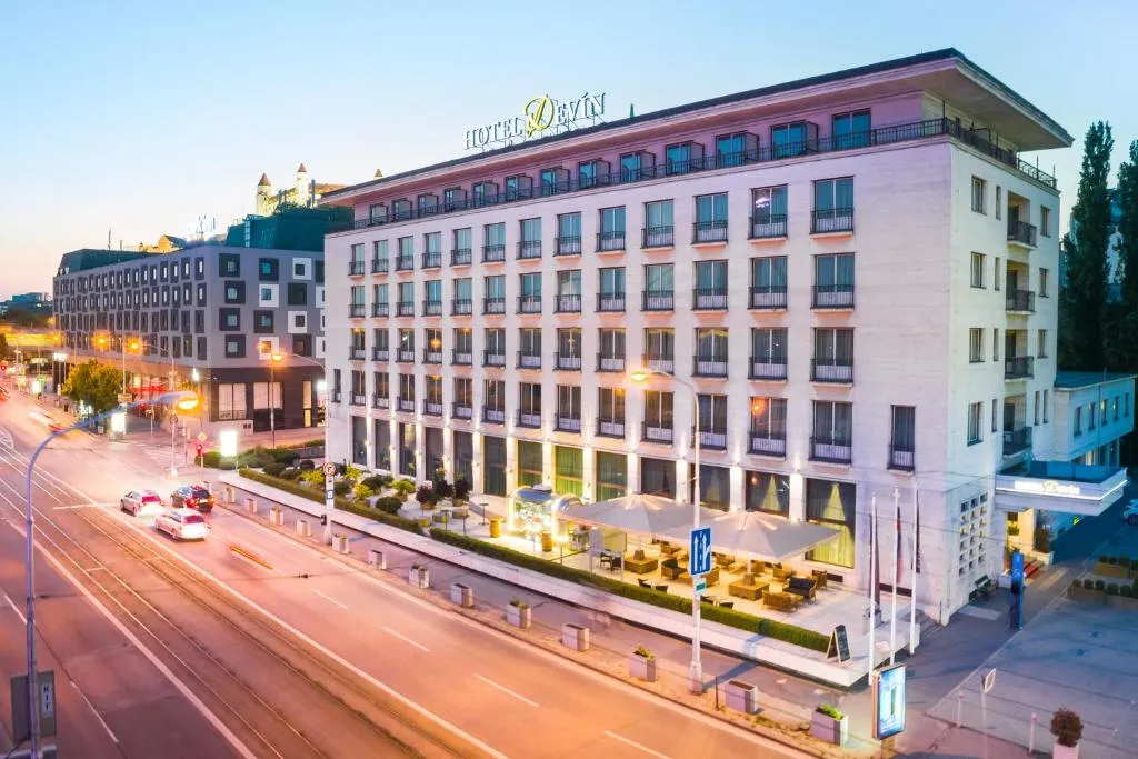 Hotel Devín - 4-star hotel in Old Town Riverside, Bratislava - photo 1