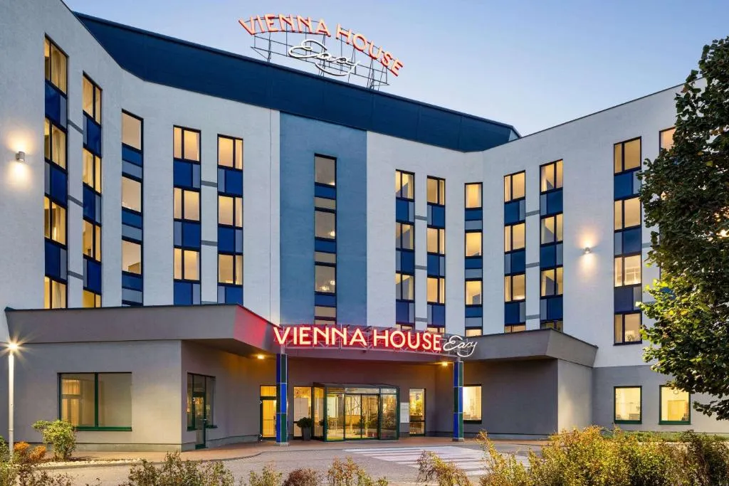 Vienna House Easy by Wyndham Bratislava - Hotel de 3 estrelas em Airport District, Bratislava - photo 1