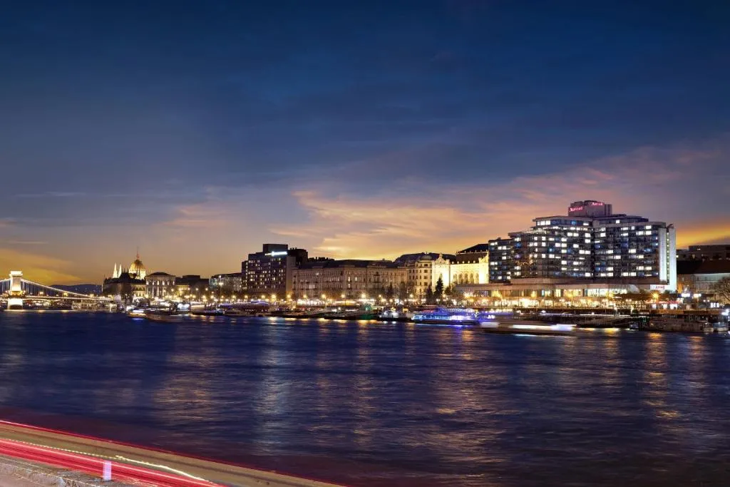 Budapest Marriott Hotel sur la promenade du Danube