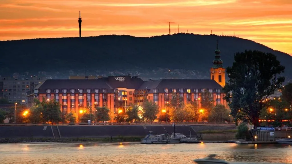 Hotel Verdi Budapest Aquincum junto al Danubio, Óbuda