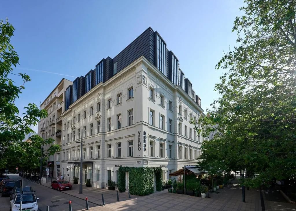 Exterior del Verno House Budapest en la calle Oktober 6