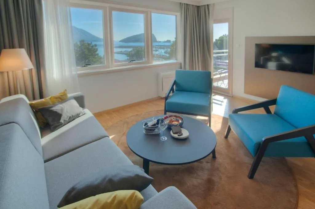 Fontana Hotel & Gastronomy - 4-star hotel in Central Budva, near Mogren beach, Budva - photo 1