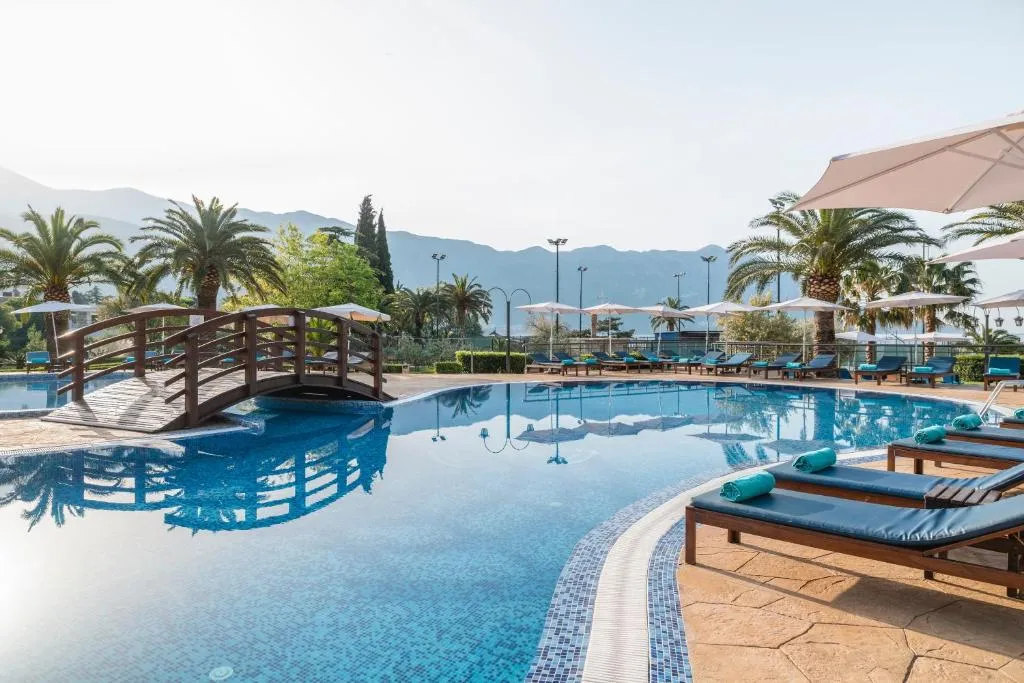 Iberostar Waves Bellevue All Inclusive - Hotel de 4 estrellas en Bečići, Budva - photo 1