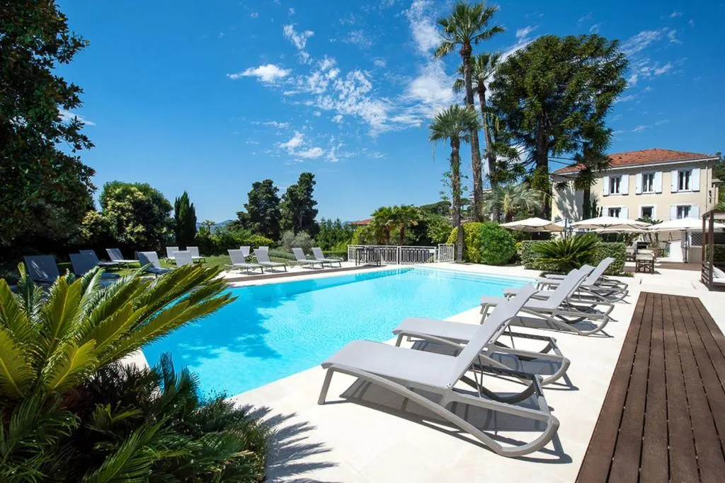 Hôtel Château de la Tour Cannes - 4-star hotel in La Bocca, Cannes - photo 1