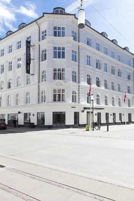 Absalon Hotel - 4-star hotel in Vesterbro, Copenhagen - photo 1