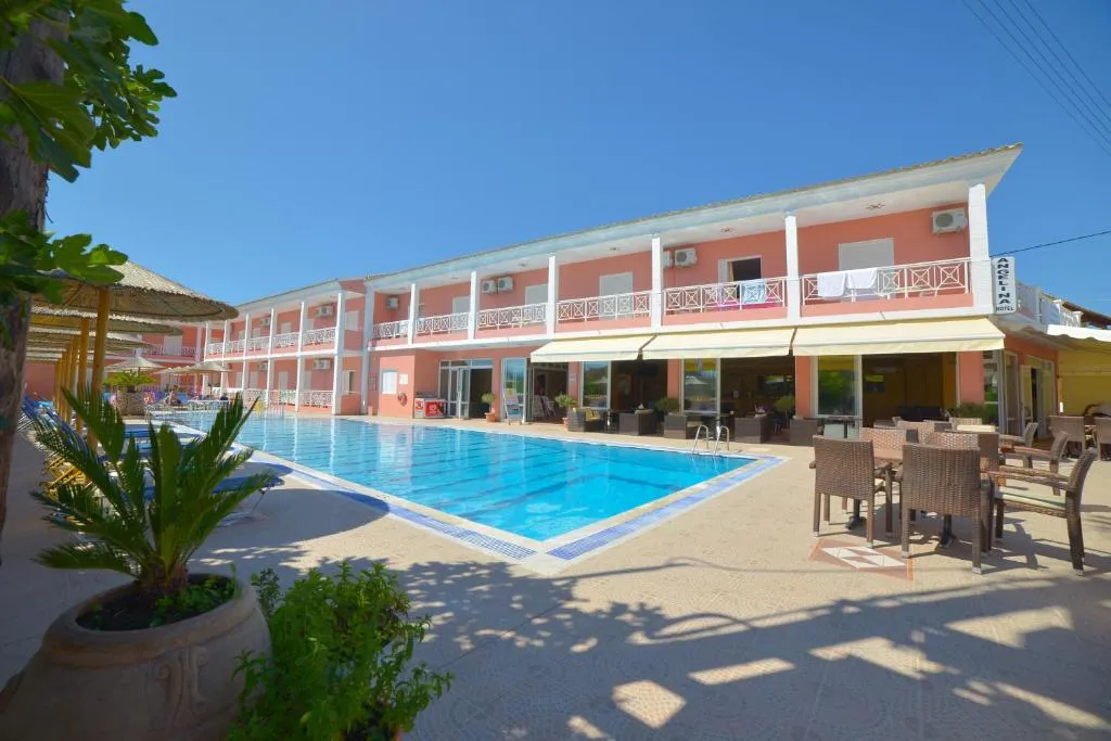 Angelina Hotel & Apartments - Hotel de 3 estrellas en Sidari, Corfu - photo 1