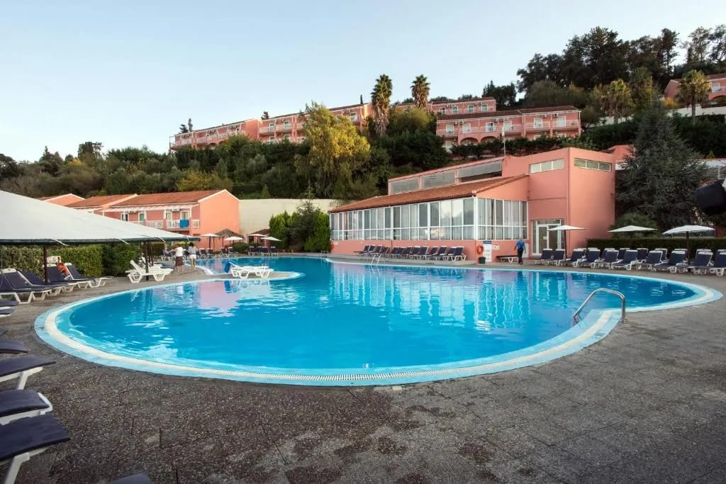 Piscina e jardins do resort Panorama Sidari, Corfu