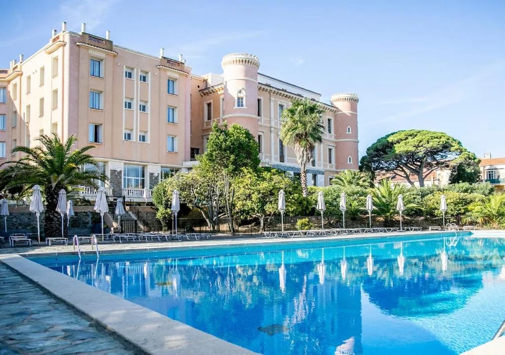 Piscine du Langley Resort Napoléon Bonaparte, L'Île-Rousse