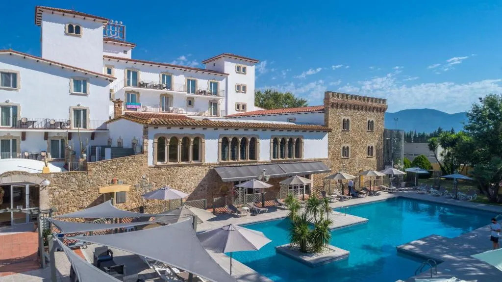 Hotel Castell Blanc - 3-star hotel in Sector Aeroclub 56, 17487 Empuriabrava, Spain, Costa Brava - photo 1