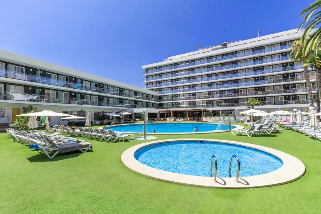 Hotel Anabel - 4-star hotel in Lloret de Mar centre, Costa Brava - photo 1