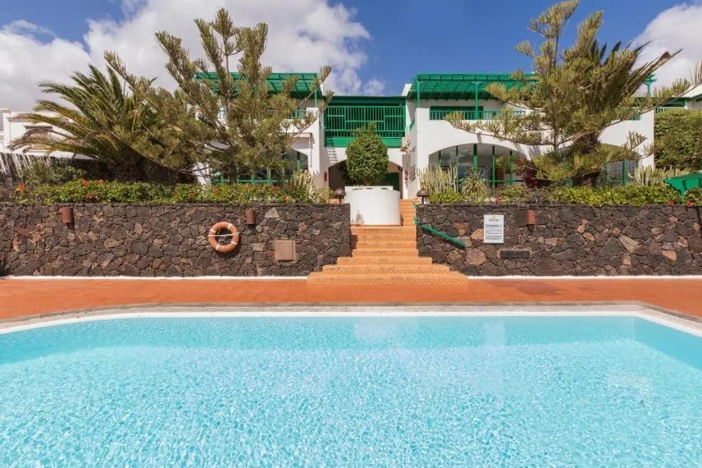 Golf y Mar B Suites - Hotel de 3 estrelas em Costa Teguise, Costa Teguise - photo 1