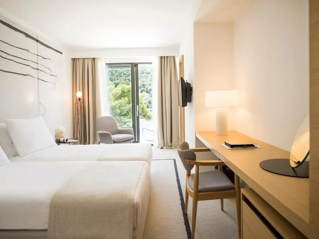 Hotel Kompas - 4-star hotel in Lapad, Dubrovnik - photo 1