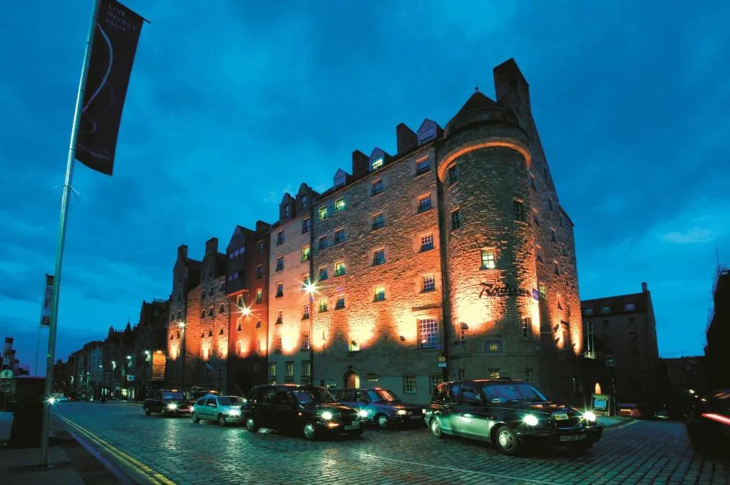 Radisson Blu Hotel Edinburgh City Centre - 4-star hotel in Old Town Royal Mile, Edinburgh - photo 1