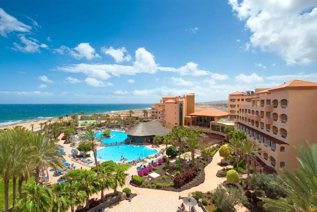 Piscina del Elba Sara Beach & Golf Resort en Caleta de Fuste, Fuerteventura