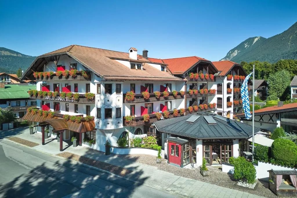 Hotel Zugspitze - 4-star hotel in Kongresszentrum, Garmisch-Partenkirchen - photo 1
