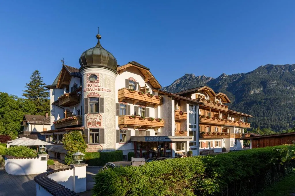 Staudacherhof - 4-star hotel in Partenkirchen historic district, Garmisch-Partenkirchen - photo 1