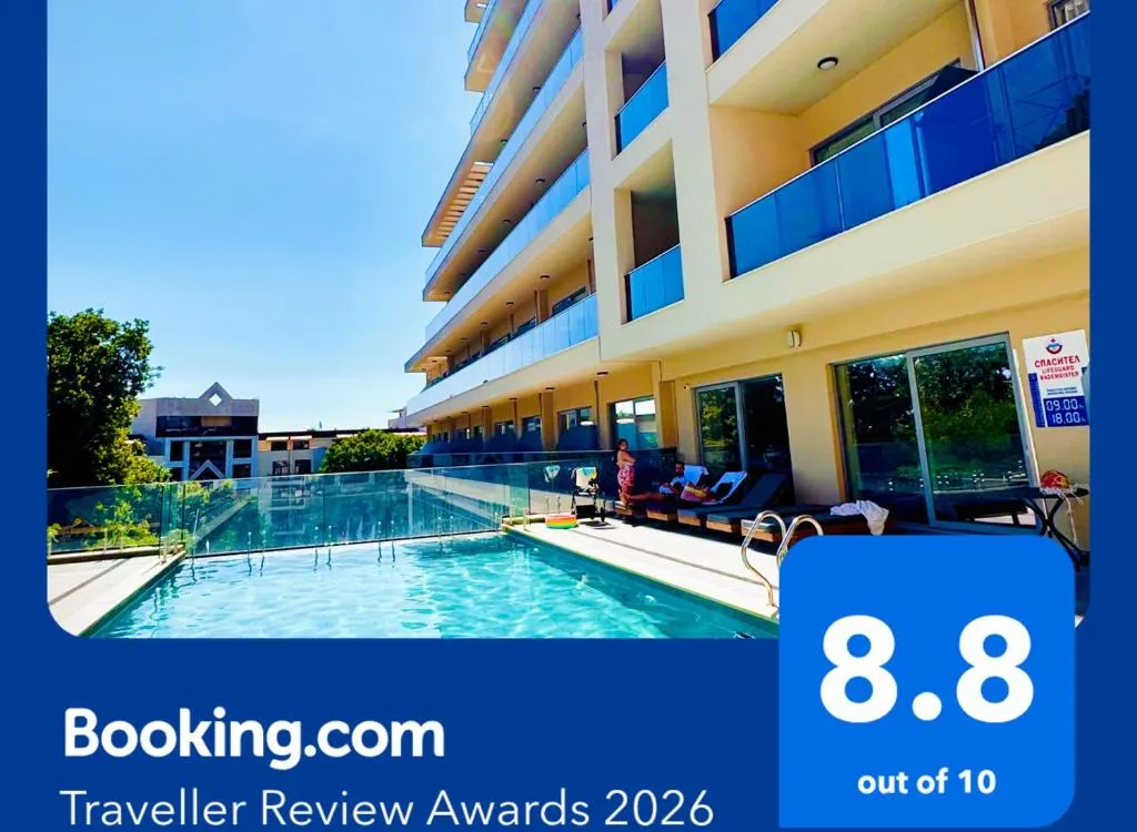 Poseidon Beach Resort - Brand-New 5-Star Hotel - Premium All Inclusive & Free Riviera Beach Access - EV Station - Hotel de 5 estrelas em Golden Sands Resort, Golden Sands - photo 1