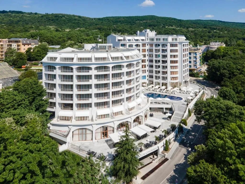 Hotel Continental - 4-star hotel in Golden Sands Resort, Golden Sands - photo 1