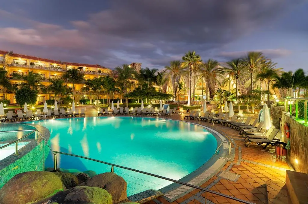 Gaudi-inspired main pool at H10 Playa Meloneras Horizons Collection