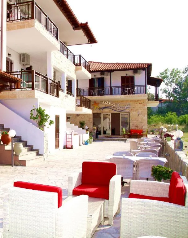 Avra Hotel - Hotel de 3 estrellas en Ormos Panagias, Sithonia, Halkidiki - photo 1