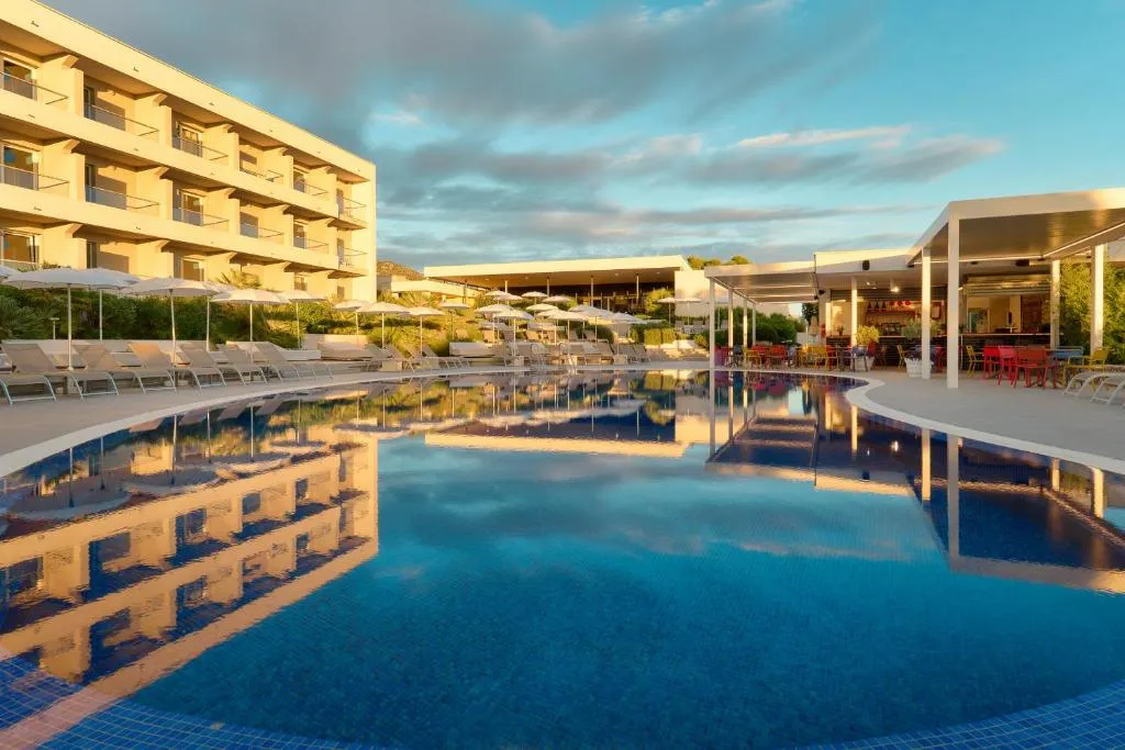 Pharos Hvar Bayhill Hotel - 4-star hotel in Hvar, Hvar - photo 1
