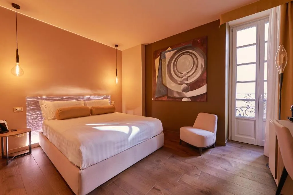 73 Boutique Hotel - 4-star hotel in Como city centre, 600 m from the ferry pier and railway station, Lake Como - photo 1