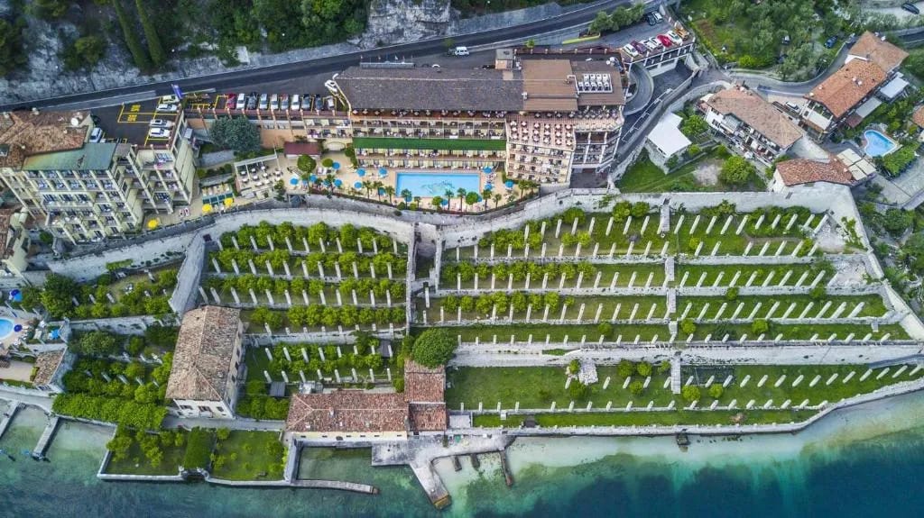Hotel Splendid Palace - Hotel de 4 estrellas en Limone sul Garda, Lake Garda - photo 1