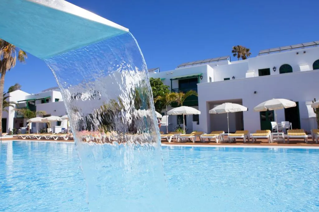 Gloria Izaro Club Hotel - 4-star hotel in Puerto del Carmen, Lanzarote - photo 1