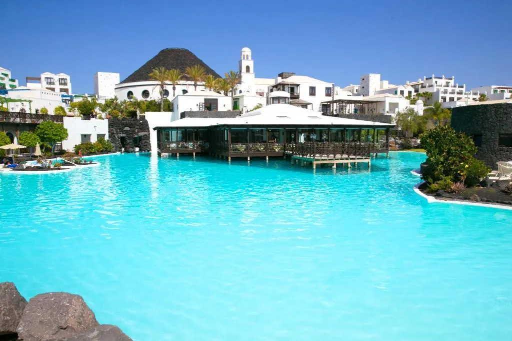 Hotel LIVVO Volcán Lanzarote - 5-star hotel in Playa Blanca, Lanzarote - photo 1