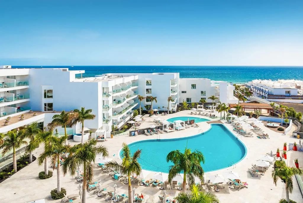 Hotel Lava Beach - 5-star hotel in Puerto del Carmen, Lanzarote - photo 1