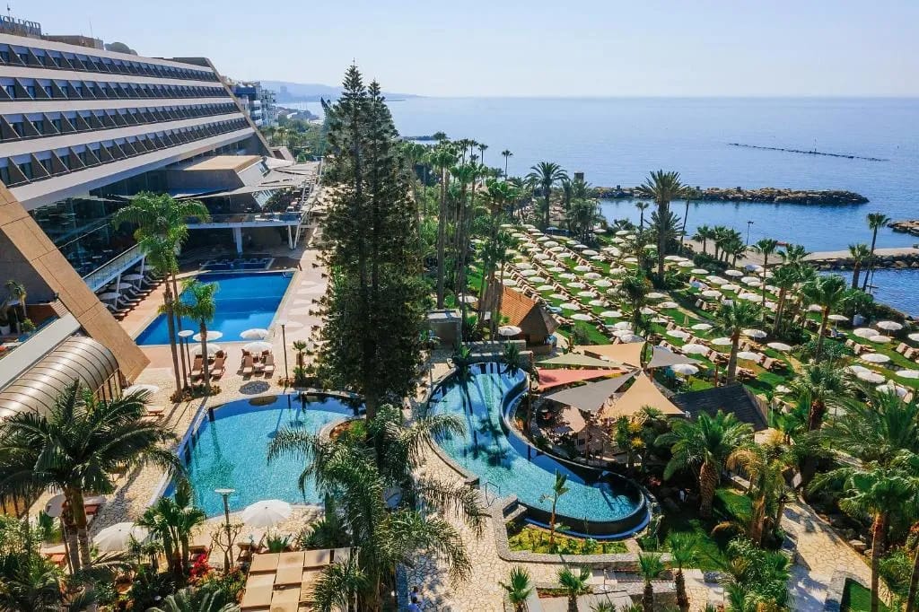 Amathus Beach Hotel Limassol - Hotel de 5 estrellas en Agios Tychonas, Limassol - photo 1