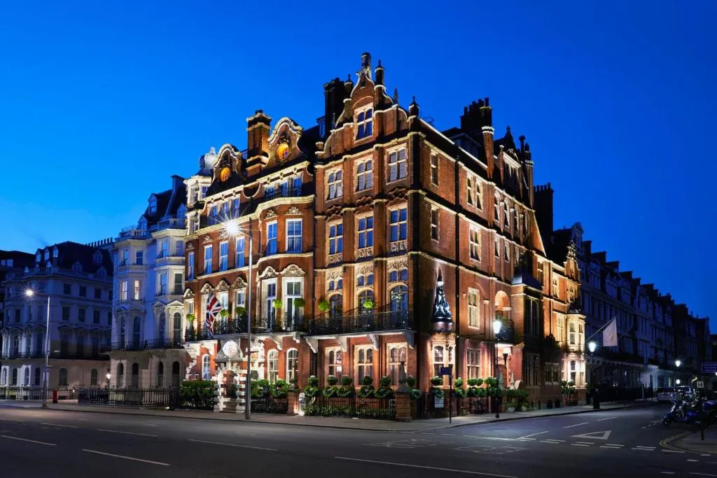 Fachada do Milestone Hotel em frente ao Palácio de Kensington