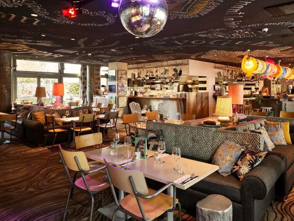 Mama Shelter Lyon - Hotel de 3 estrellas en 7th arr. — east bank, Lyon - photo 1